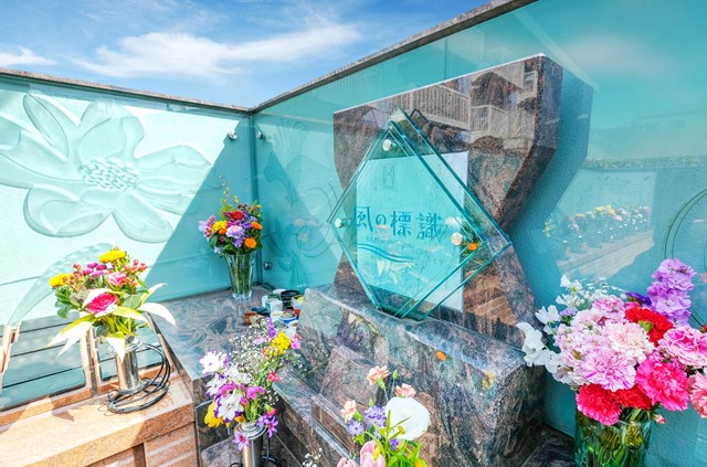 板橋向原浄苑 永代供養墓「風の標識」の施設写真
